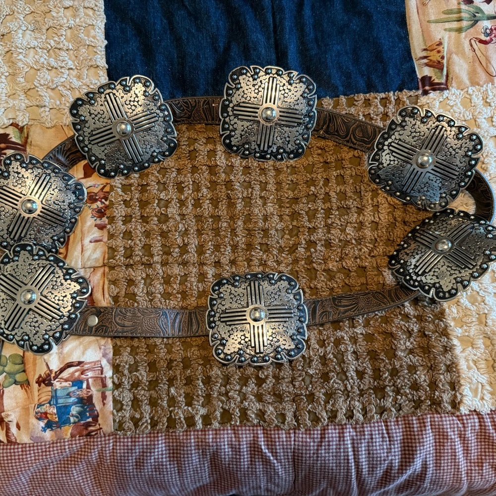 Ariat Silver and Brown Concho Belt